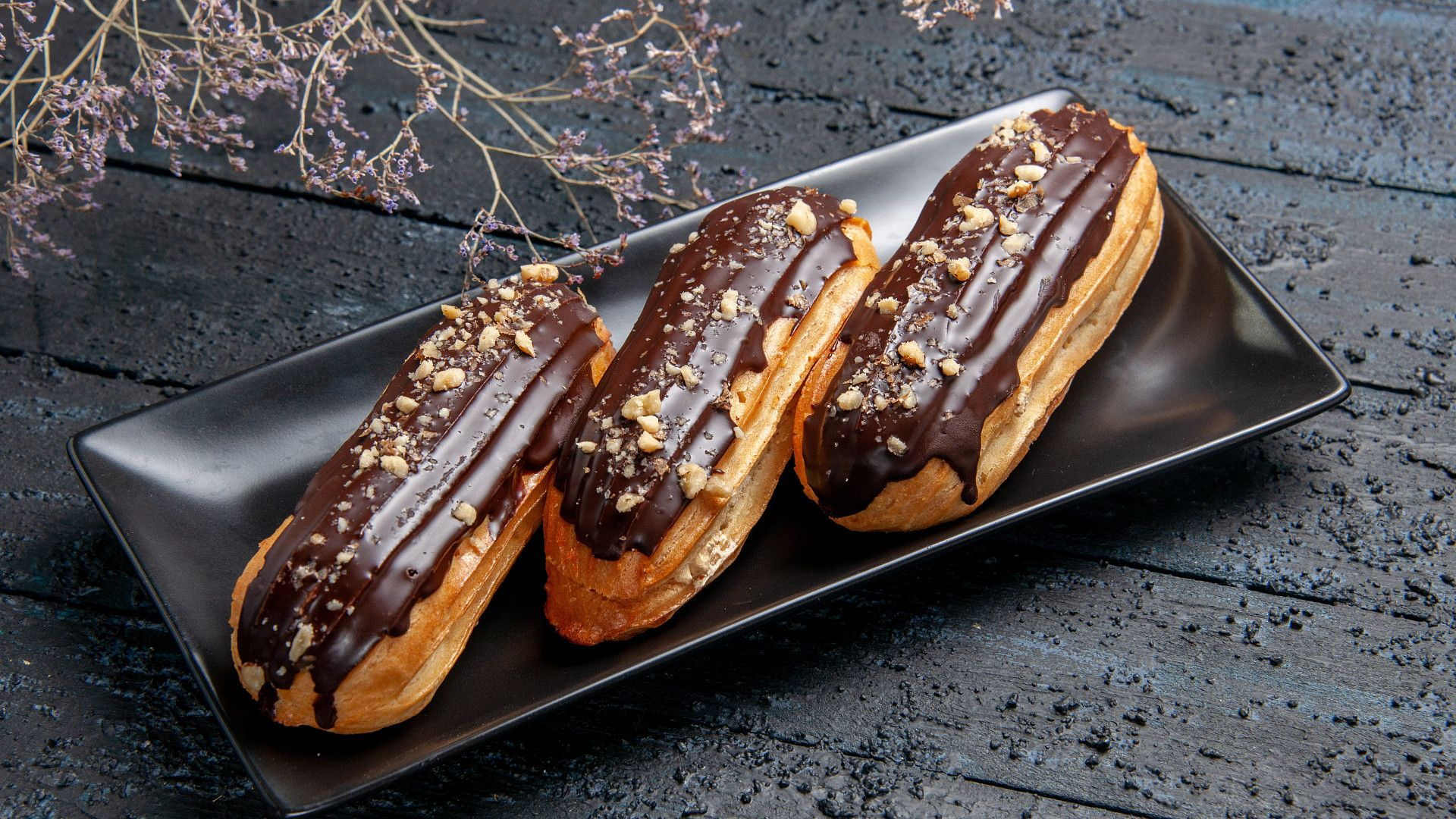 Эклеры шоколадные (2 шт) — фото